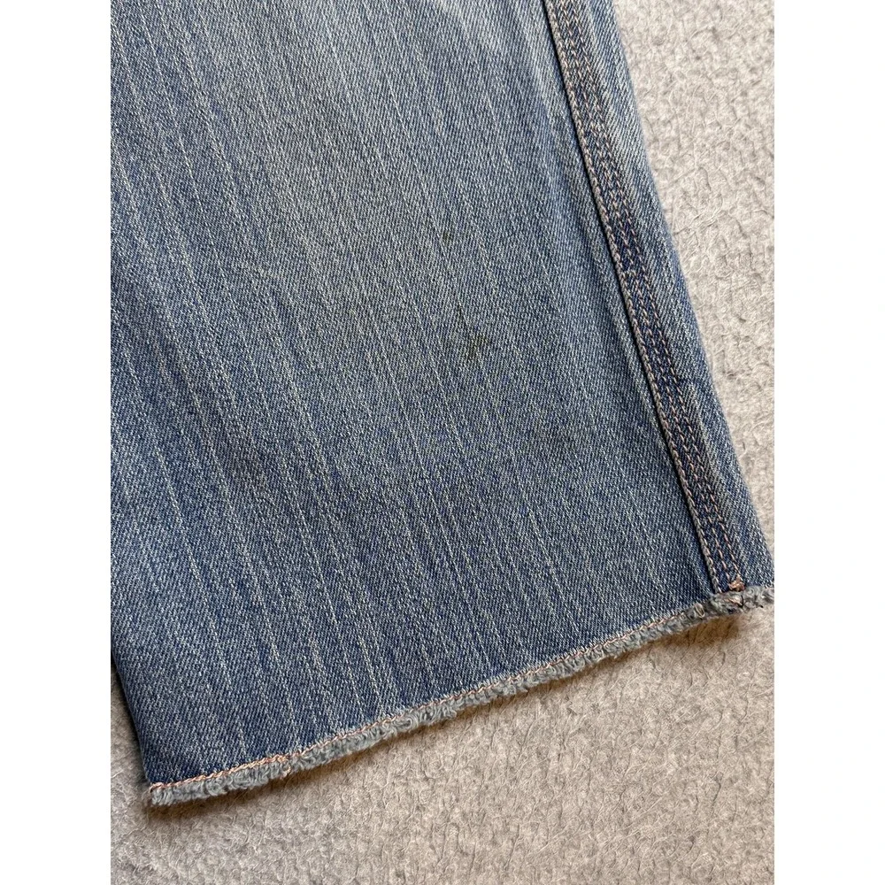 VTG Levi's 515 Capri Jeans‎ Womens 10 Blue Medium Wash Stretch Denim Embroidered